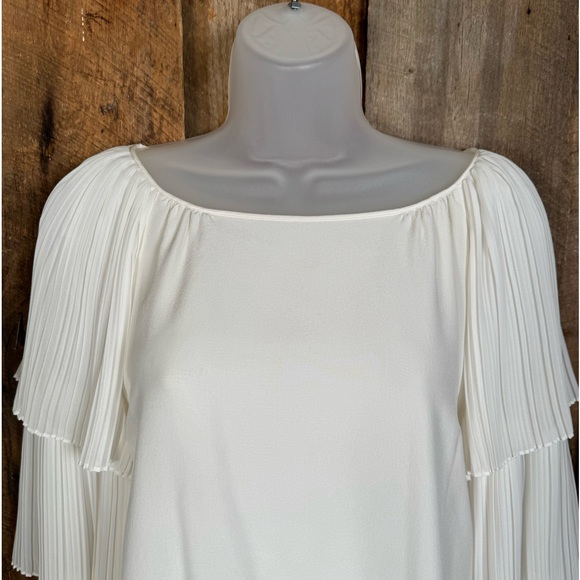 Club Monaco Cream Silk Lined Top with Pleated Sleeves- Size XSmall - Picture 2 of 8